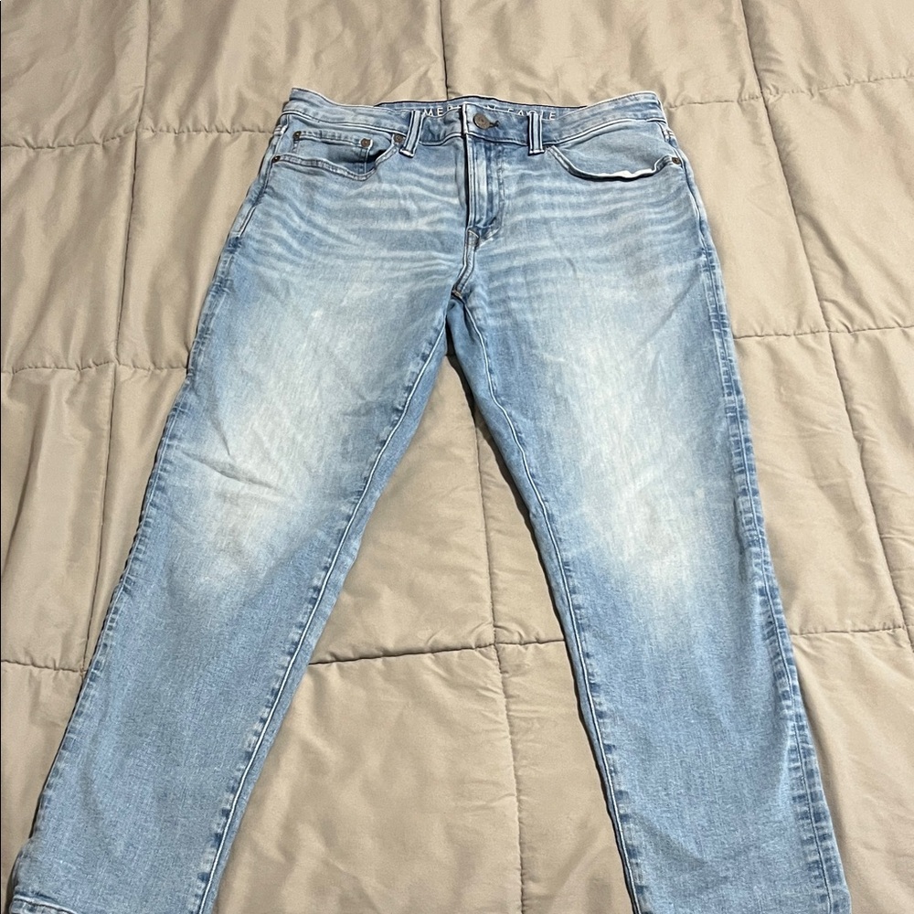 American Eagle Outfitters Men's Athletic Light Wash Jeans
